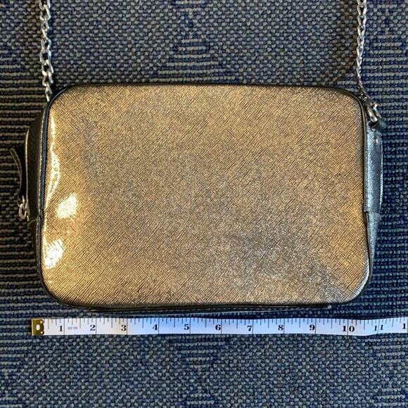 Crossbody Silver Metallic Purse Grey Interior a.n.d. ea wy Target brand - Picture 3 of 8